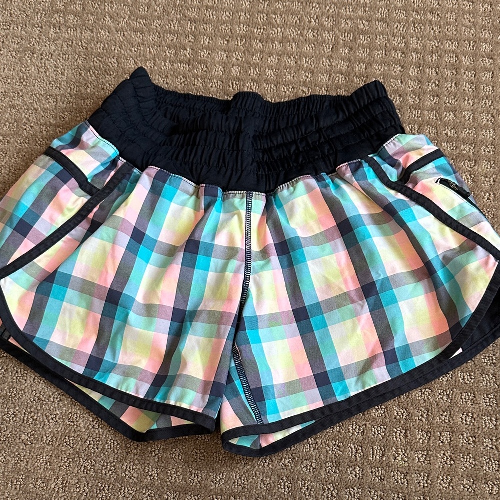 Lululemon Athletica plaid tracker Shorts
